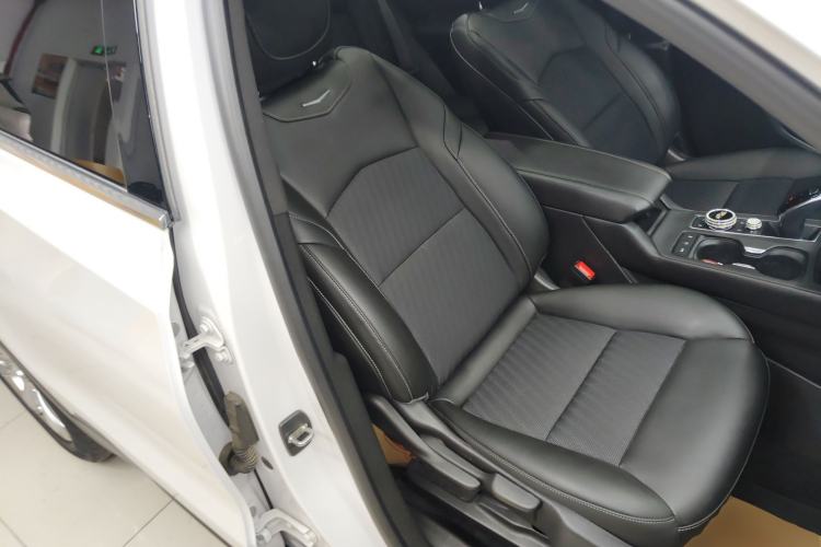 Used Cadillac XT4 2022 28T Two-Wheel Drive Fashion Edition Right Front Seat