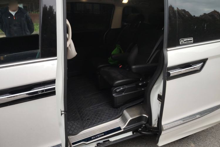 Used Honda Elysion 2016 2.4L Comfort Edition
