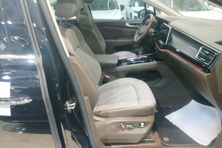 Used Volkswagen Viloran 2024 380TSI Premium Edition Right Front Seat