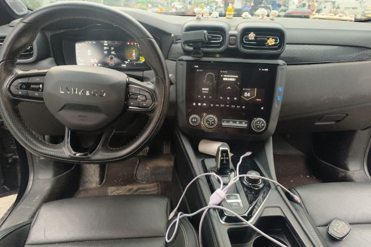 Used Lynk & Co 03 2022 2.0TD DCT JingPro Center Console