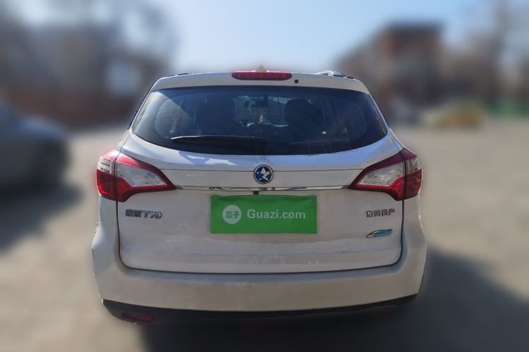 Used Venucia T70 2015 2.0L CVT Smart Edition
