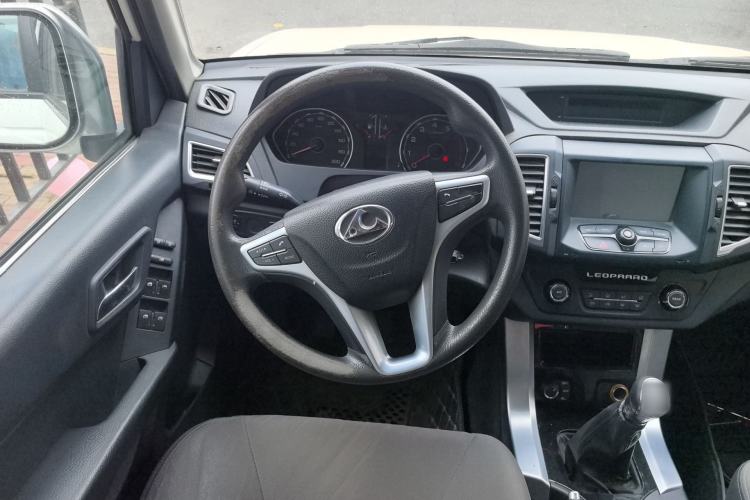 Used Leopaard Q6 2015 2.4L Manual 4x4 Excellence Edition