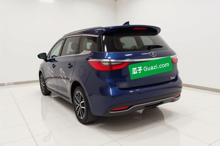 Used BYD Song MAX 2018 1.5T Automatic Smart Connect Elite Model with 6 Seats Exterior 3