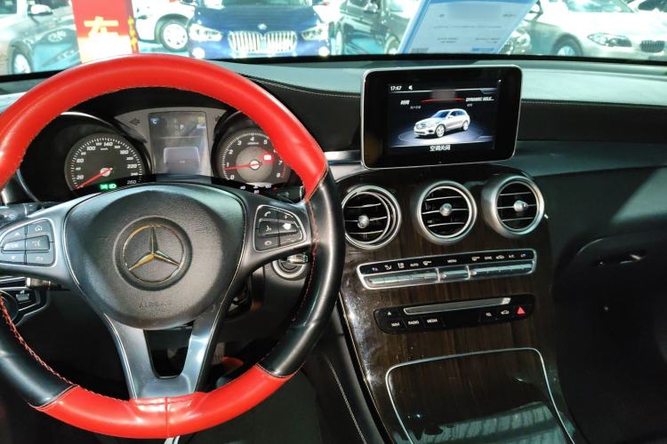 Used Mercedes-Benz GLC 2019 GLC 260 L 4MATIC Dynamic Model