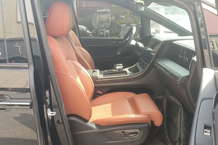 Used GAC Trumpchi M8 2025 Zongshi Series Super Hybrid Edition
