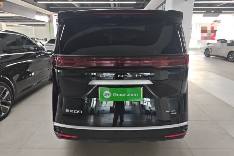 Used Denza D9 2025 DM-i Smart Drive 1020 Four-Wheel Drive Deluxe Model