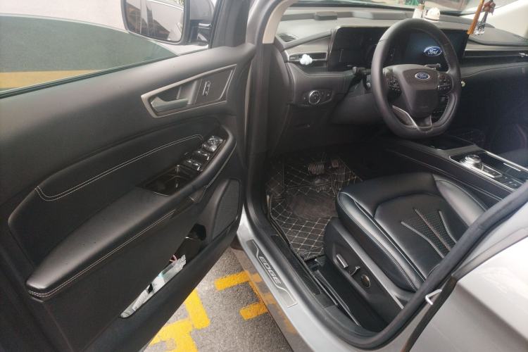 Used Ford Edge 2021 PLUS EcoBoost 245 Two-Wheel-Drive Platinum Edition 5 Seats Driver Seat