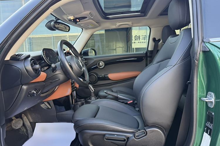 Used MINI MINI 2021 1.5T COOPER Classic Edition