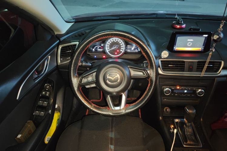 Used Mazda 3 Axela 2017 Sedan 1.5L Automatic Luxury Model Emission Standard China V
