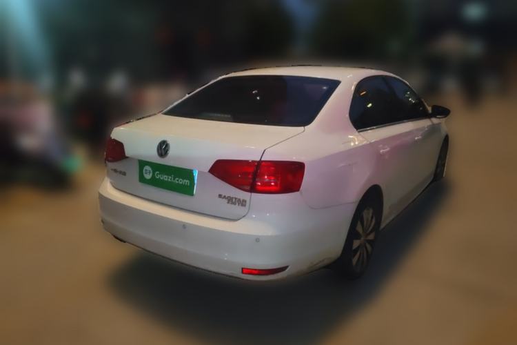 Used Volkswagen Sagitar 2015 230TSI Automatic Luxury Model
