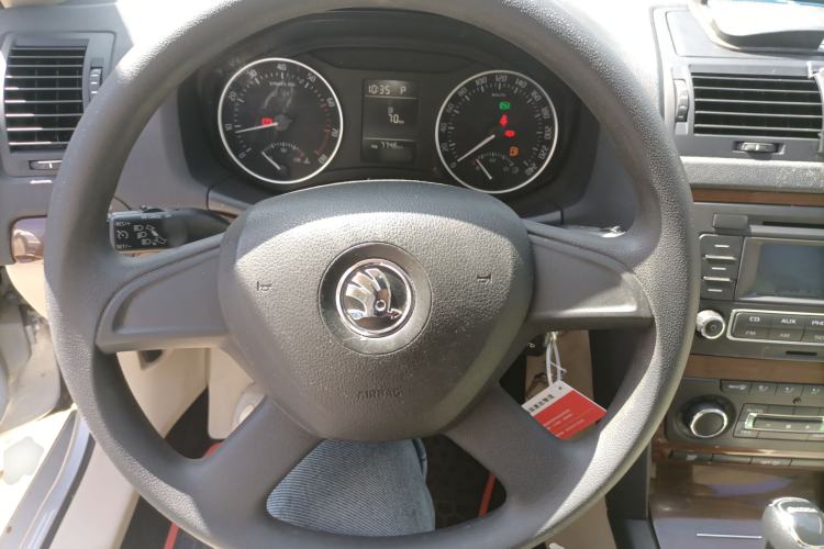Used Skoda Octavia 2014 1.6L Automatic Yijun Edition Steering Wheel