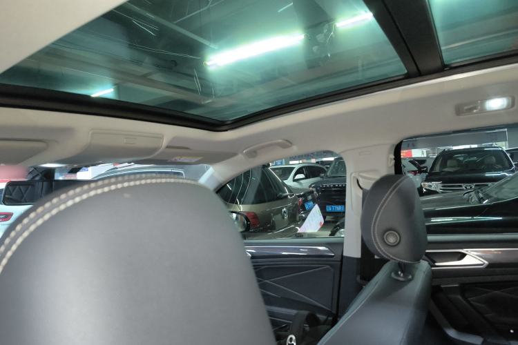 Used Volkswagen Tiguan L 2023 Revised Version 330TSI Automatic Two-Wheel Drive Smart Enjoyment Edition
