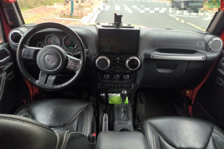 Used Jeep Wrangler 2015 3.6L Rubicon Four-Door Comfort Edition
