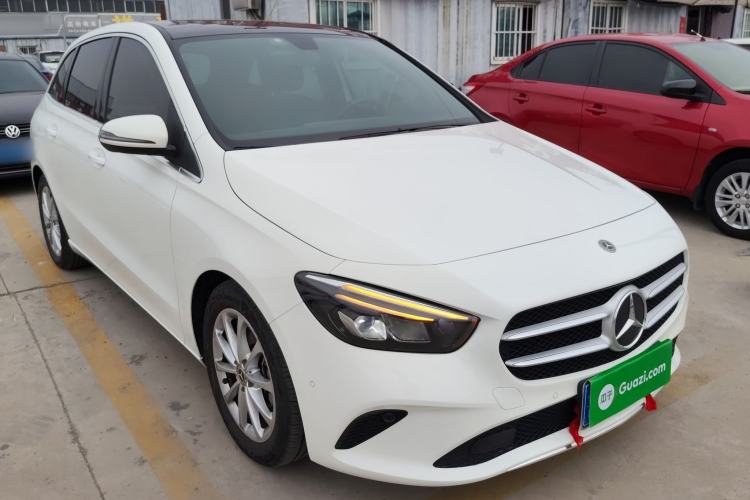 Used Mercedes-Benz B-Class 2022 B 200 Fashion Model Front Right 45 Deg