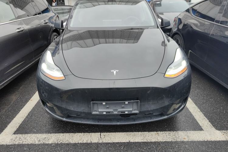 Used Tesla Model Y 2022 Rear-Wheel-Drive Version Front