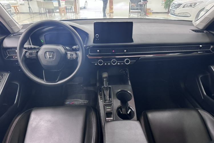 Used Honda Civic 2022 240TURBO CVT Dynamic Edition Interior 2