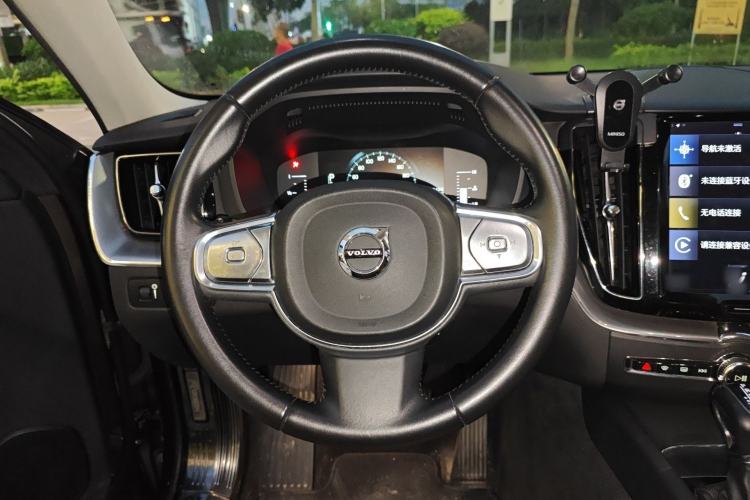 Used Volvo XC60 2019 T5 4x4 Smart Edition China VI Standard Steering Wheel