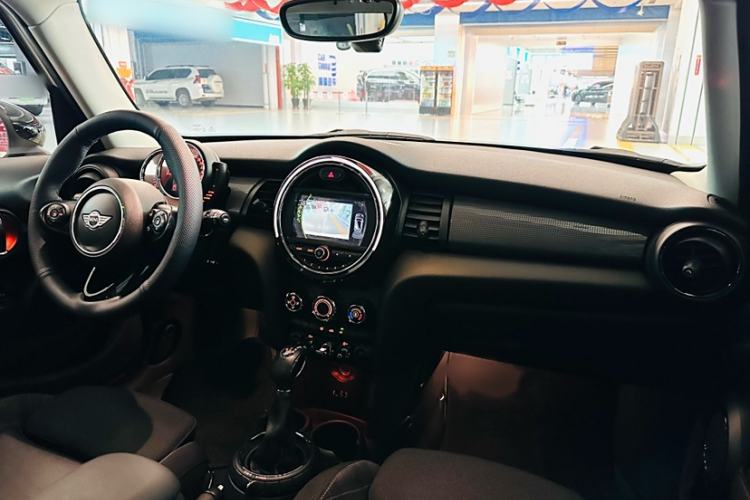 Used MINI MINI 2016 1.5T COOPER Five-Door Edition