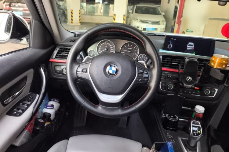 Used BMW 3 Series 2013 320i Sport Design Package
