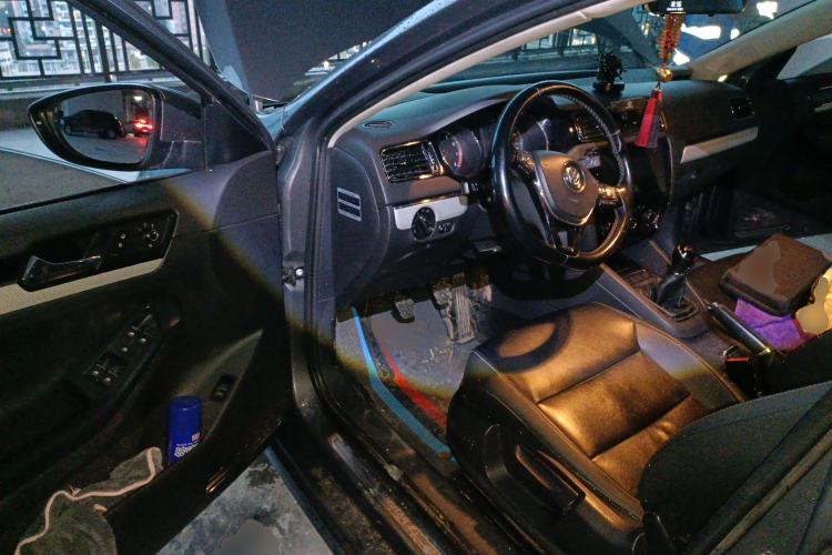 Used Volkswagen Sagitar 2017 1.6L Manual Comfort Model Driver Seat