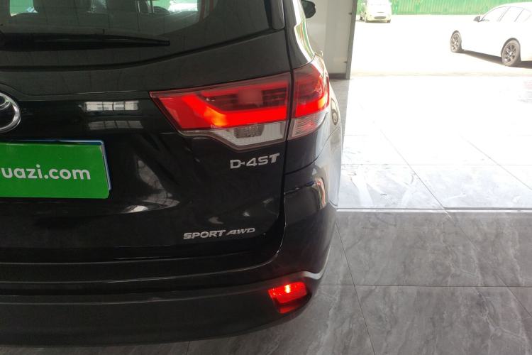 Used Toyota Highlander 2018 2.0T Four-Wheel Drive Luxury Version 7 Seats China VI Standard
