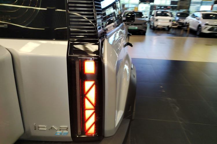 Used iCAR 03 2024 401km Range Two-Wheel Drive Standard Yuechao Version
