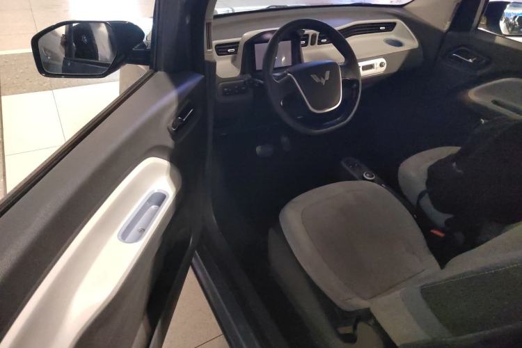 Used Wuling Hongguang MINIEV 2021 Macaron Premium Model – Lithium Iron Phosphate Driver Seat