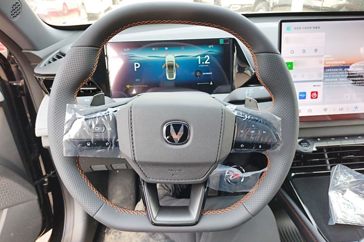 Used CHANGAN UNI-V 2025 Model Third-Generation 2.0T Dynamic Edition Steering Wheel