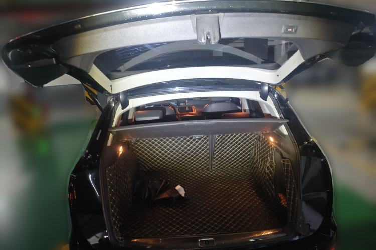 Used Audi Q5 2017 Plus 40 TFSI Ambition Model Trunk