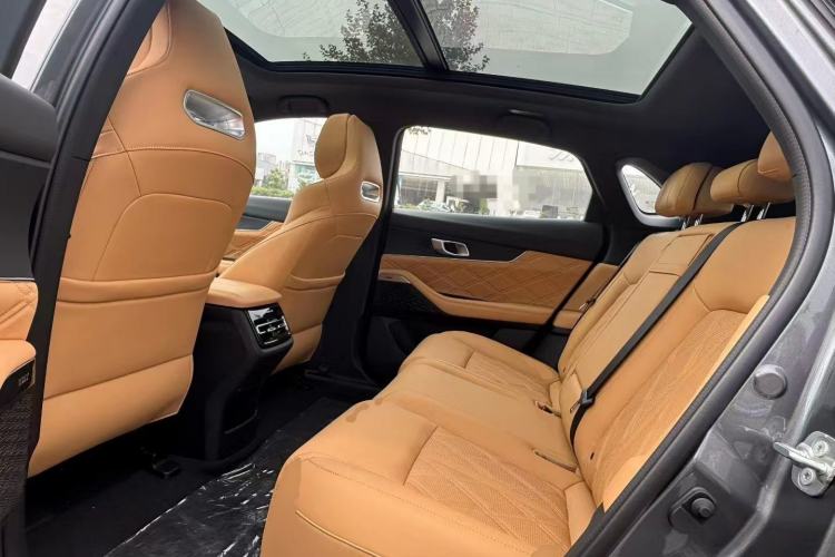 Used Changan UNI-K 2024 2.0T Two-Wheel Drive Global Edition
