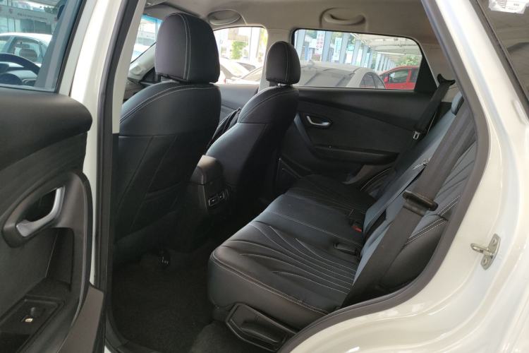 Used JETOUR X70M 2020 Revised Version 1.5T DCT Companion Edition 5 Seats Left Rear Seat