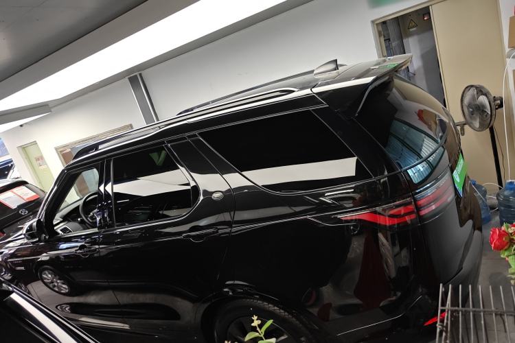 Used Land Rover Discovery 2023 360 PS R-Dynamic S