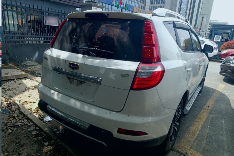 Used Geely Auto GX7 2015 Sports Edition 2.0L Automatic Luxury Upgrade Version China V Standard