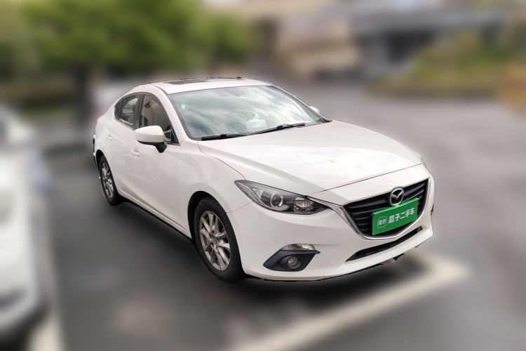 Used Mazda 3 Axela 2016 Sedan 1.5L Automatic Luxury Model
