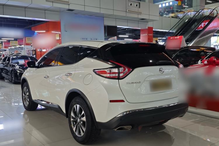 Used Nissan Murano 2021 2.5L XE Two-Wheel Drive Elite Edition Exterior 2