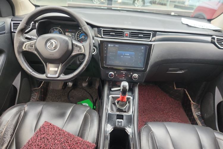 Used Dongfeng Fengon 580 2016 1.5T Manual Luxury Edition Center Console