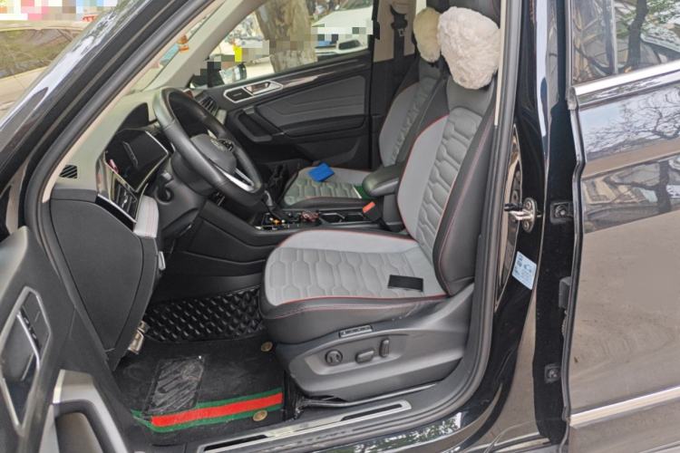 Used Volkswagen Tiguan L 2023 330TSI Automatic Two-Wheel Drive R-Line Flagship Edition Left Front Seat