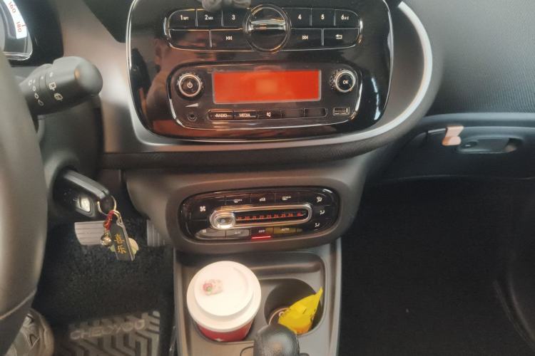 Used smart forfour 2016 1.0L 52 kW Passion Edition
