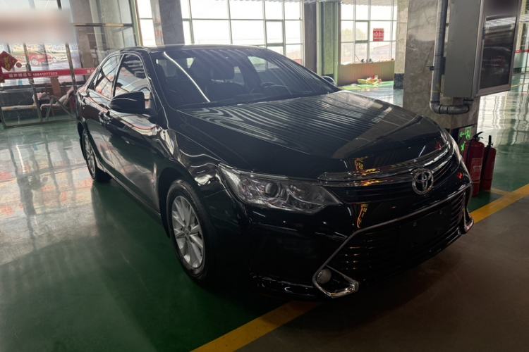 Used Toyota Camry 2016 2.0G 10th Anniversary Leading Edition
