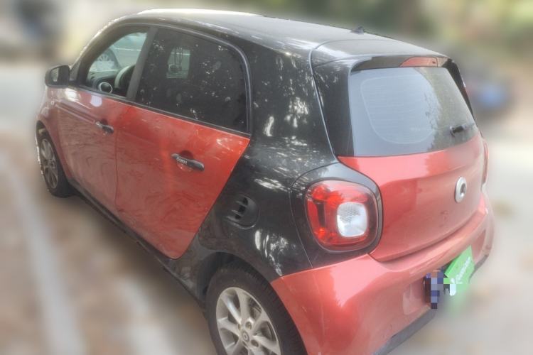 Used smart forfour 2018 1.0L 52 kW Dynamic Edition
