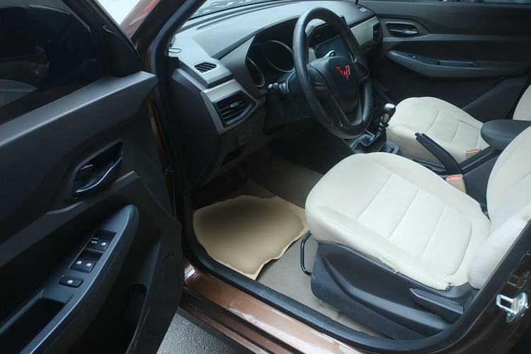 Used Wuling Hongguang 2021 1.5L Revised S Standard Version with Electric Power Steering LAR Driver Seat