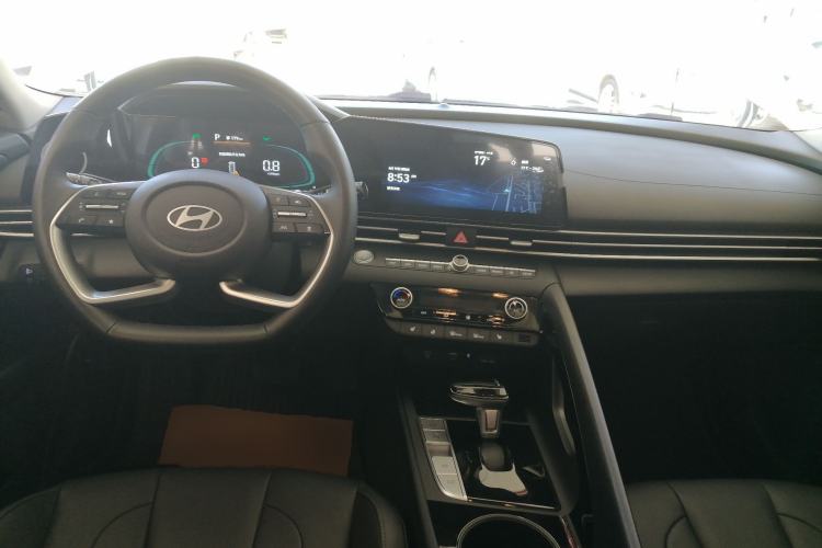 Used Hyundai Elantra 2023 1.5L CVT LUX Prestige Edition