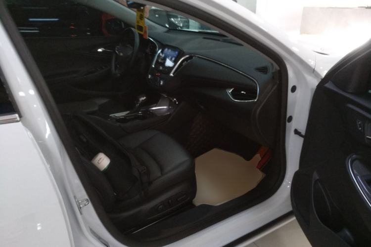 Used Chevrolet Malibu XL 2022 535T Automatic Sport Edition Right Front Seat