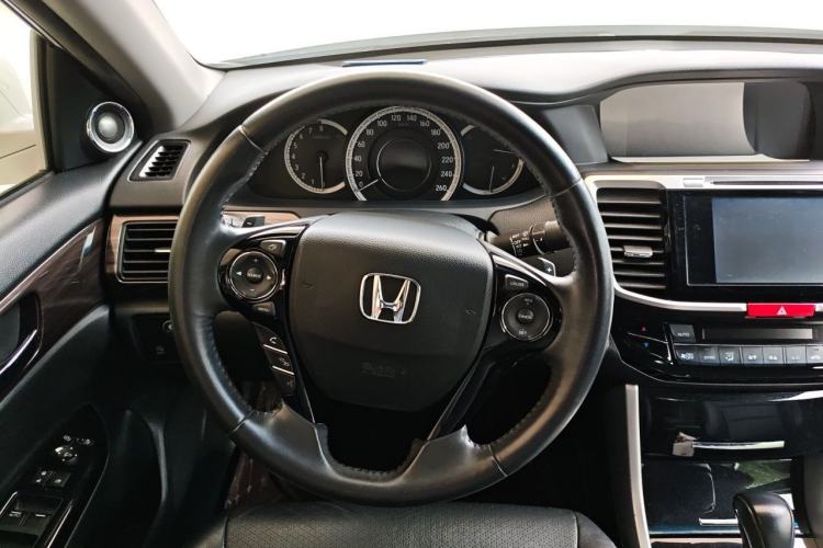 Used Honda Accord 2016 2.4L Luxury Edition

