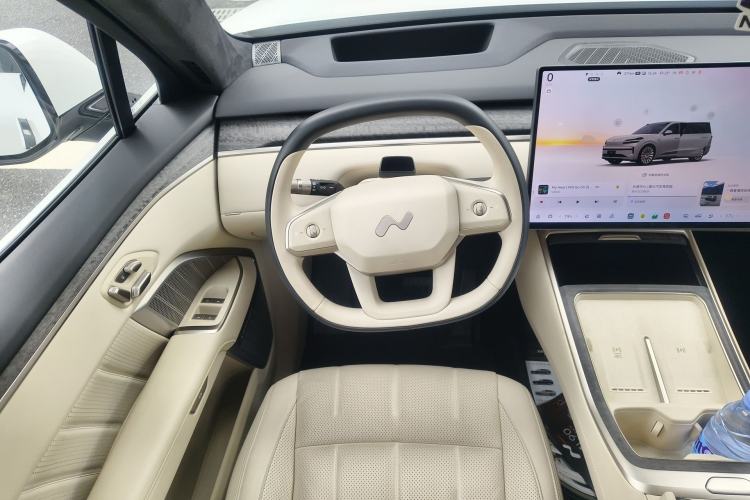 Used ONVO Luxeed L90 2025 Model—Max Six-Seater Version