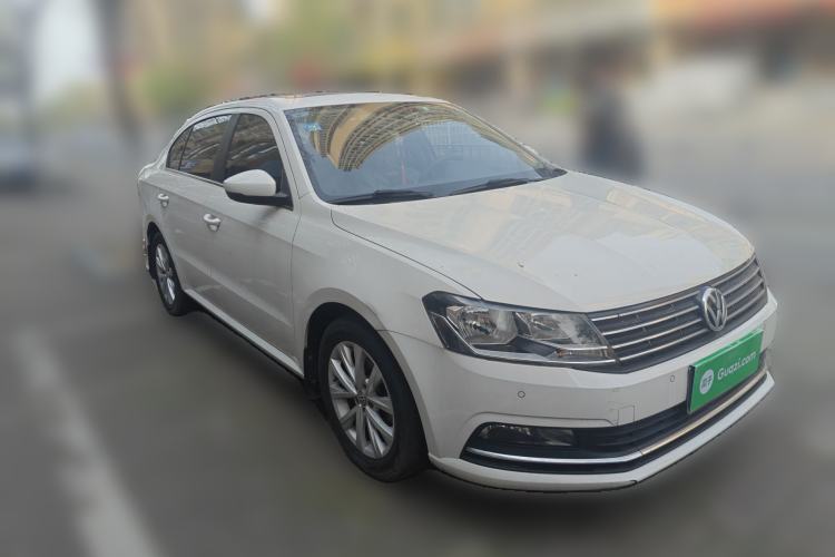 Used Volkswagen Lavida 2017 1.6L Manual Comfort Edition Front Right 45 Deg