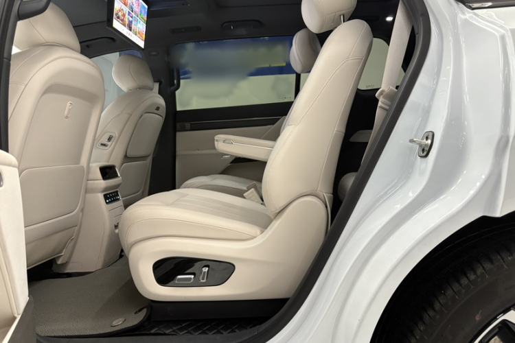 Used Dongfeng eπ eπ008 2026 Model Six-Seat Pure-Electric Family Delight Edition