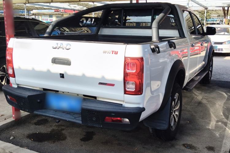 Used JAC T8 2020 2.0T Diesel Two-Wheel Drive Business-Grade Big Double Cabin HFC4DB2-2E
