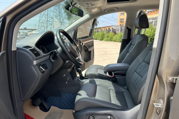 Used Volkswagen Touran 2015 1.4T DSG Luxury Edition 5-Seater