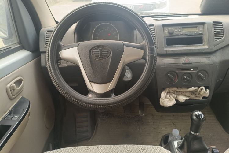 Used FAW Jiabao V75 2015 1.0L Standard Version DAM10AR